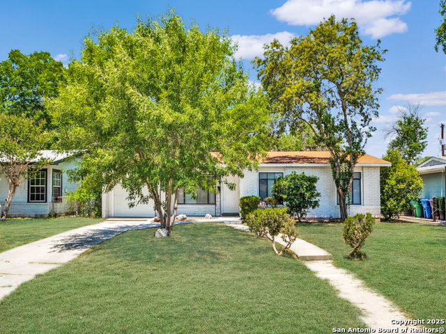 615 Edgebrook Property Photo 1