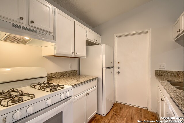 5824 Liberty Bell Property Photo 5