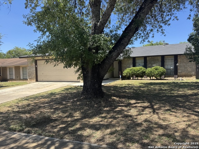 5615 Wood Climb Property Photo 1