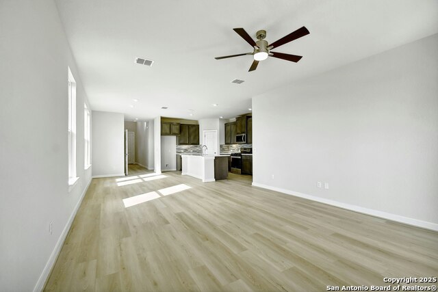 1592 Estelea Grove Property Photo 10