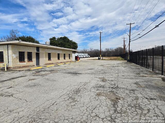 6123 Enrique M Barrera Property Photo 4