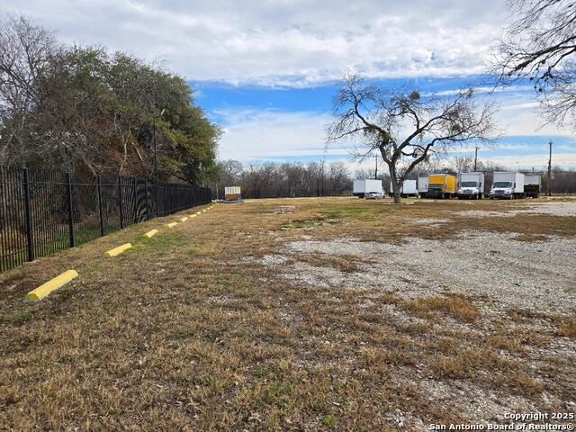 6123 Enrique M Barrera Property Photo 18