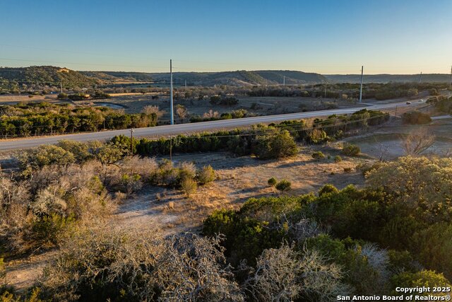 3510 Medina Hwy Property Photo 5