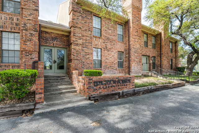 201 Ellwood St Property Photo