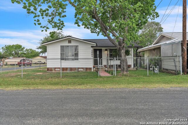 1001 Green St. Property Photo 1