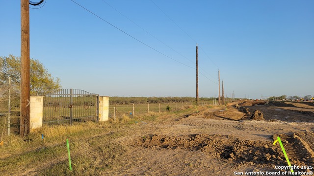 210 E Loop 1604 S Property Photo 1