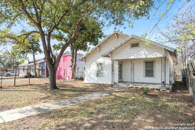 3513 S Presa Property Photo