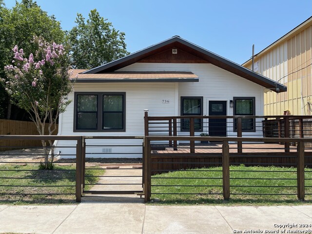 736 Nevada St Property Photo
