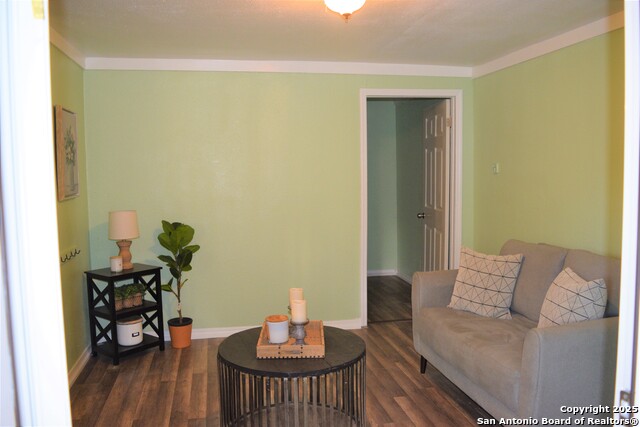 587 Overhill Property Photo 9
