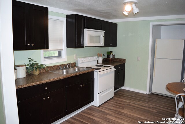 587 Overhill Property Photo 12