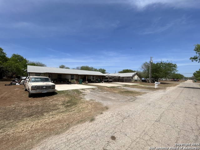 1109,1111,1113 Peach St. Property Photo 3