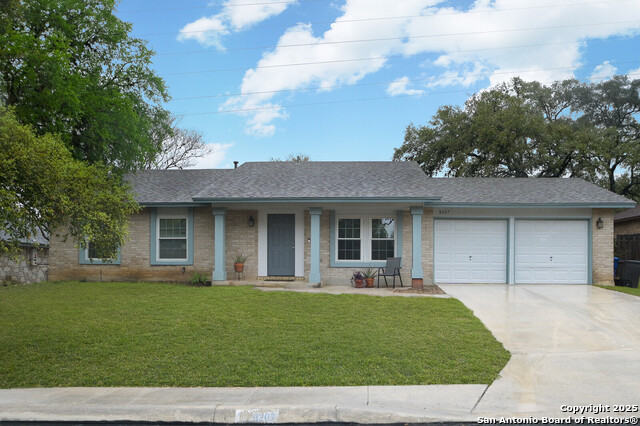 8207 Shallow Creek Property Photo 1
