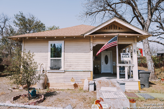 425 E Fest Property Photo 1