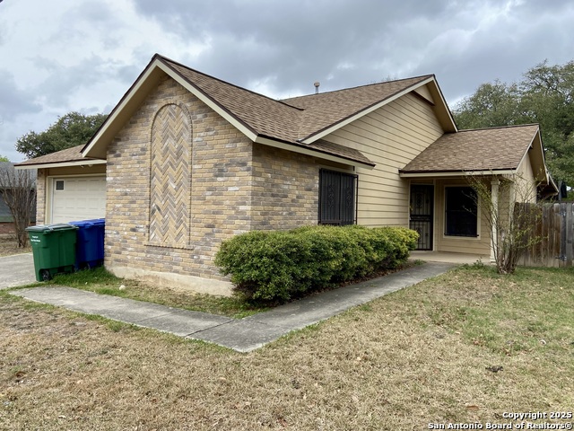 9343 Lands Point Property Photo 1