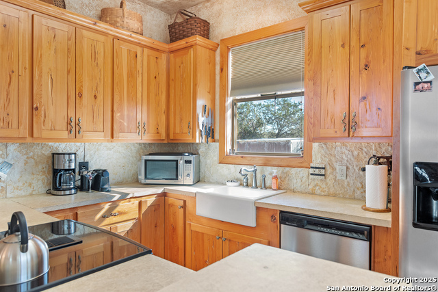 950 River Road Property Photo 17