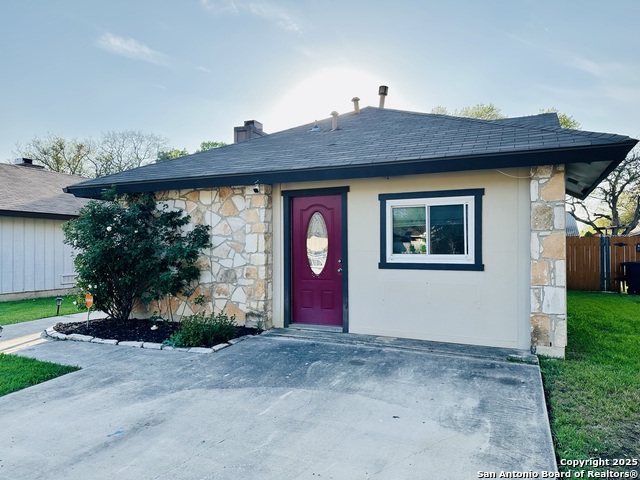 8031 Laurel Bend Property Photo 1