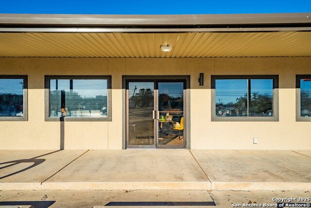 2211-2 Bandera Hwy Property Photo 6