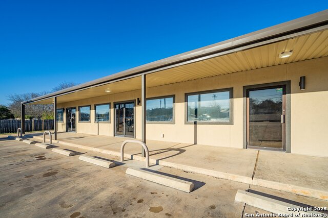 2211-2 Bandera Hwy Property Photo 10