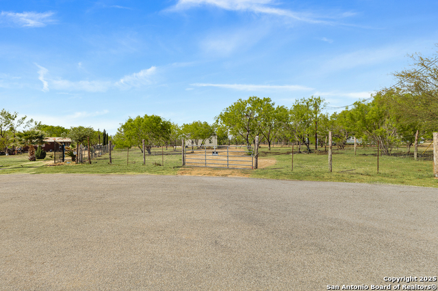 128 County Road 2672 Property Photo