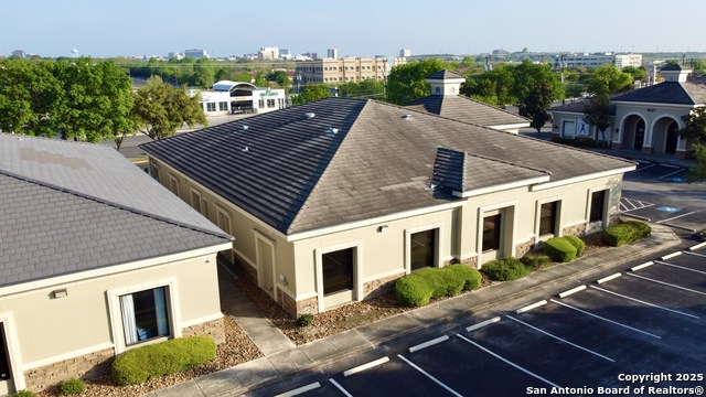 9643 Huebner Property Photo 4