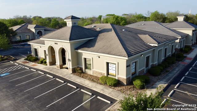 9643 Huebner Property Photo 6