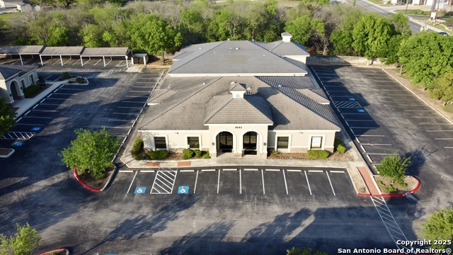 9643 Huebner Property Photo 7
