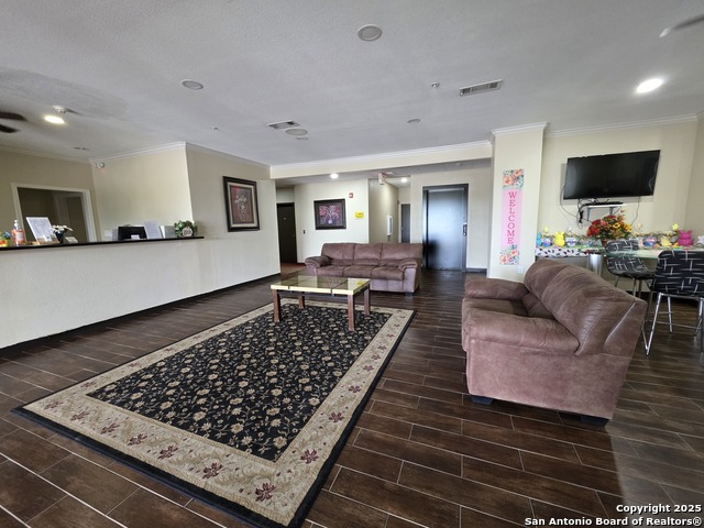 949 W Main St Property Photo 2