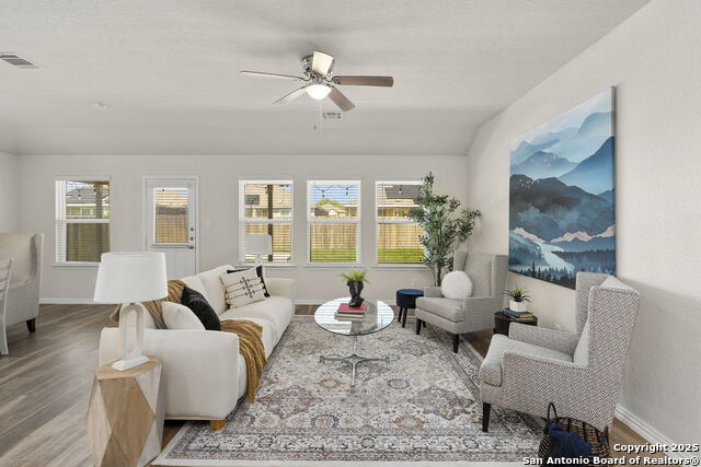 8525 Norias Wheel Property Photo 15