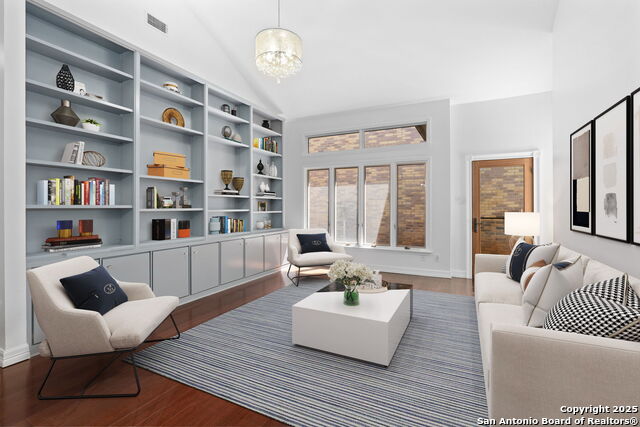 1328 Patio Dr Property Photo 6