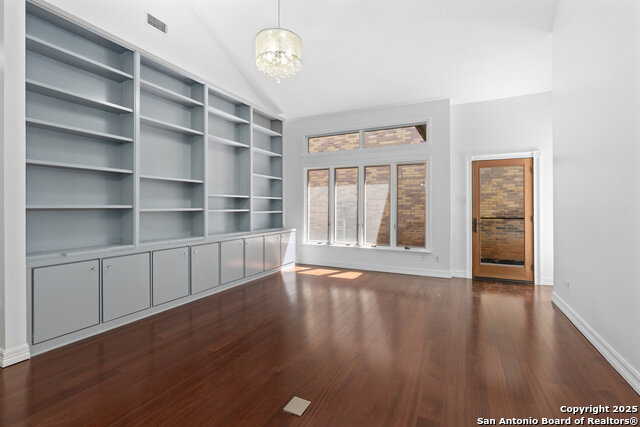 1328 Patio Dr Property Photo 9