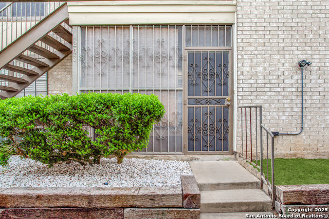 165 W Rampart Dr Property Photo 3