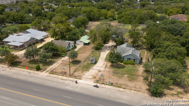 3423 S W W White Rd Property Photo 3