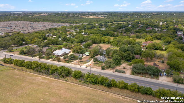 3423 S W W White Rd Property Photo 12