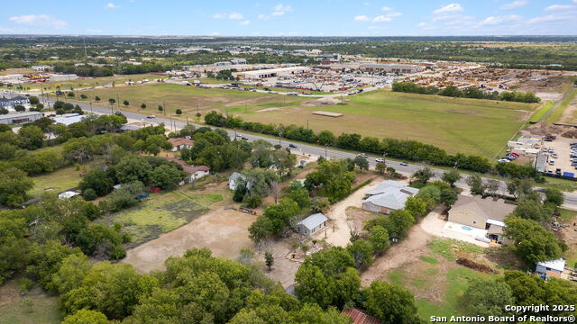 3423 S W W White Rd Property Photo 16