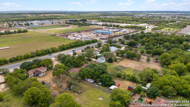 3423 S W W White Rd Property Photo 18