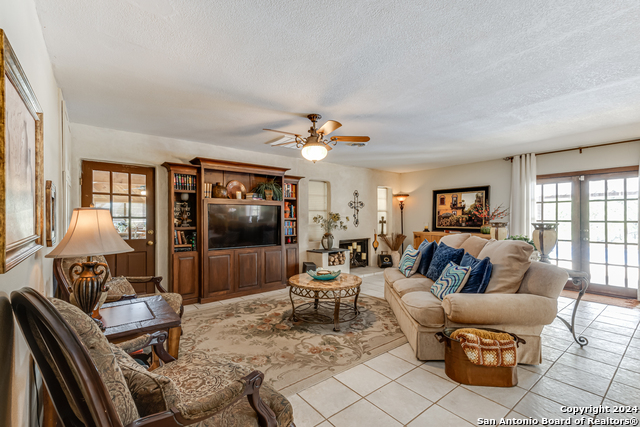 8651 Bindseil Ln Property Photo 11