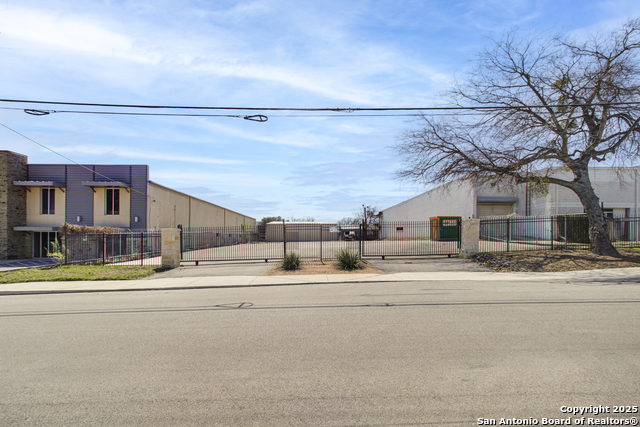 506 Portland Property Photo 2