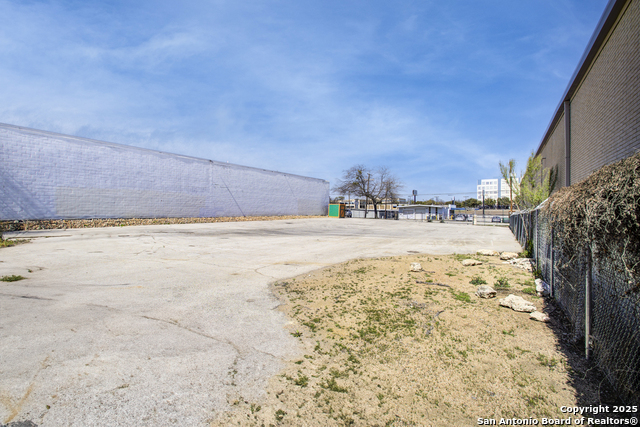 506 Portland Property Photo 6