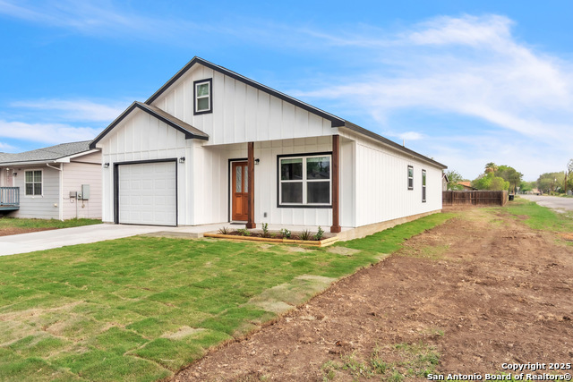 1702 17th Property Photo 1