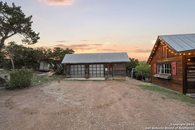 110 W Apacheria Pass Property Photo