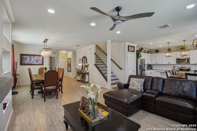 11230 Blue Feather Property Photo 5