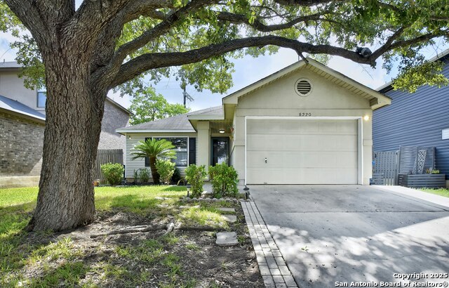 8220 Laurel Property Photo 1