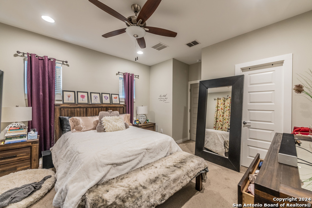 619 Burleson St Property Photo 16