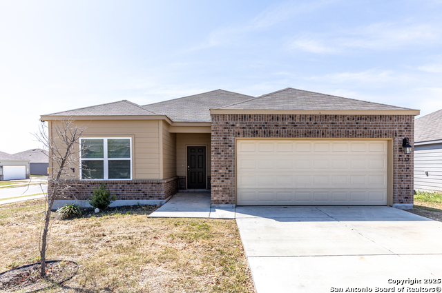 2122 Fishing Trail Property Photo