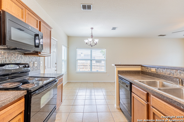 6403 Heathers Run Property Photo 16