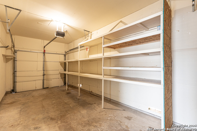 6403 Heathers Run Property Photo 31