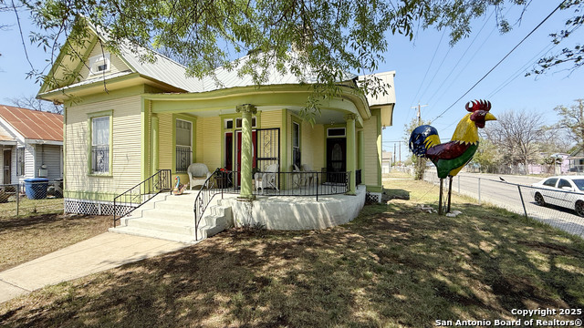 1503 W Houston Property Photo