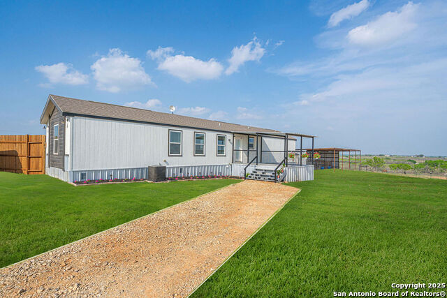 213 Twin Lakes Property Photo 1