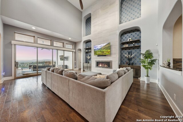 6743 Bella Colina Property Photo 7
