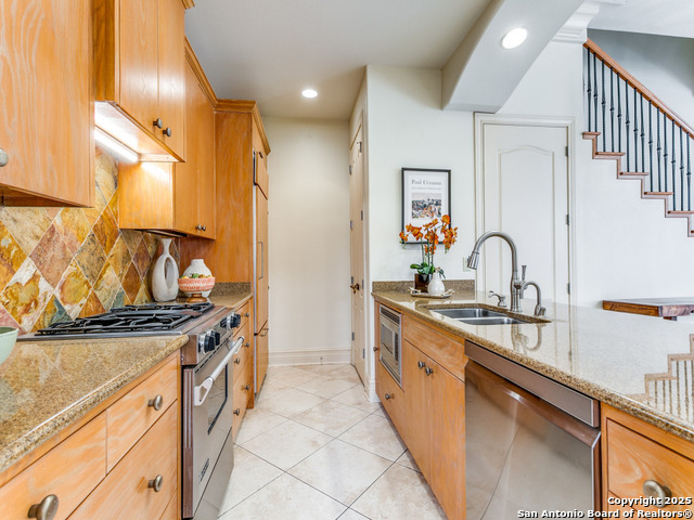 7897 Broadway Property Photo 8